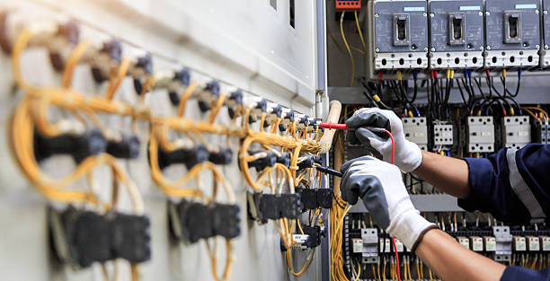Professional Ceiling Fan Installation technician working in Manitowoc County County, WI